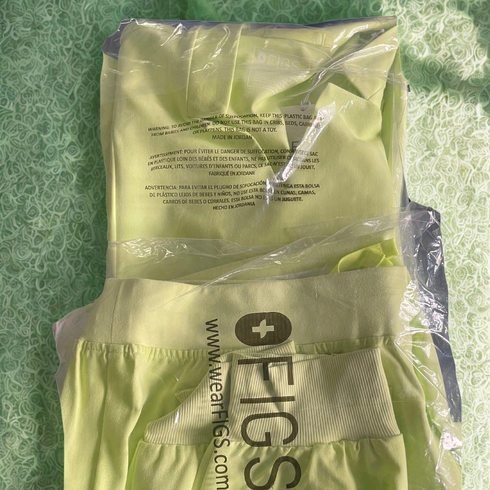 FIGS Scrub Set - XL